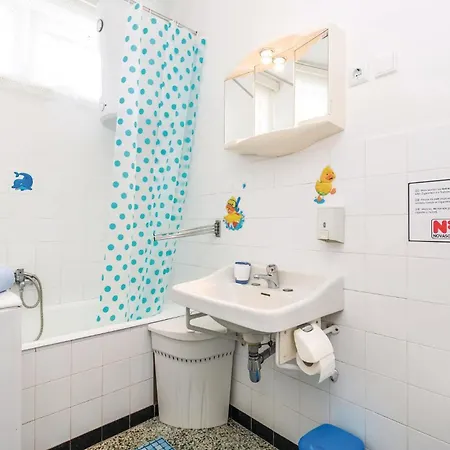 Appartement 3 Bedroom Stunning In *