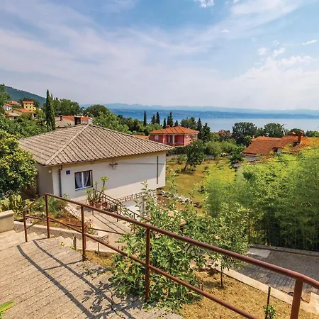 Appartement 3 Bedroom Stunning In Lovran